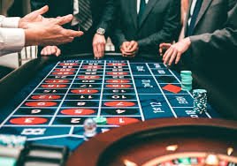 Panel permainan kasino virtual di ponsel